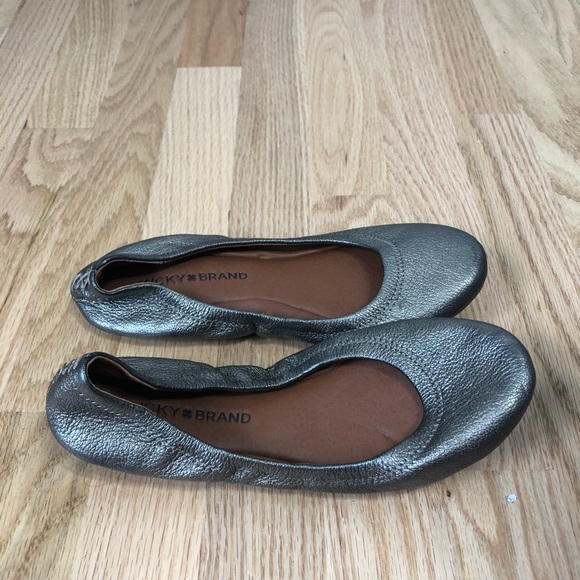 lucky brand silver flats